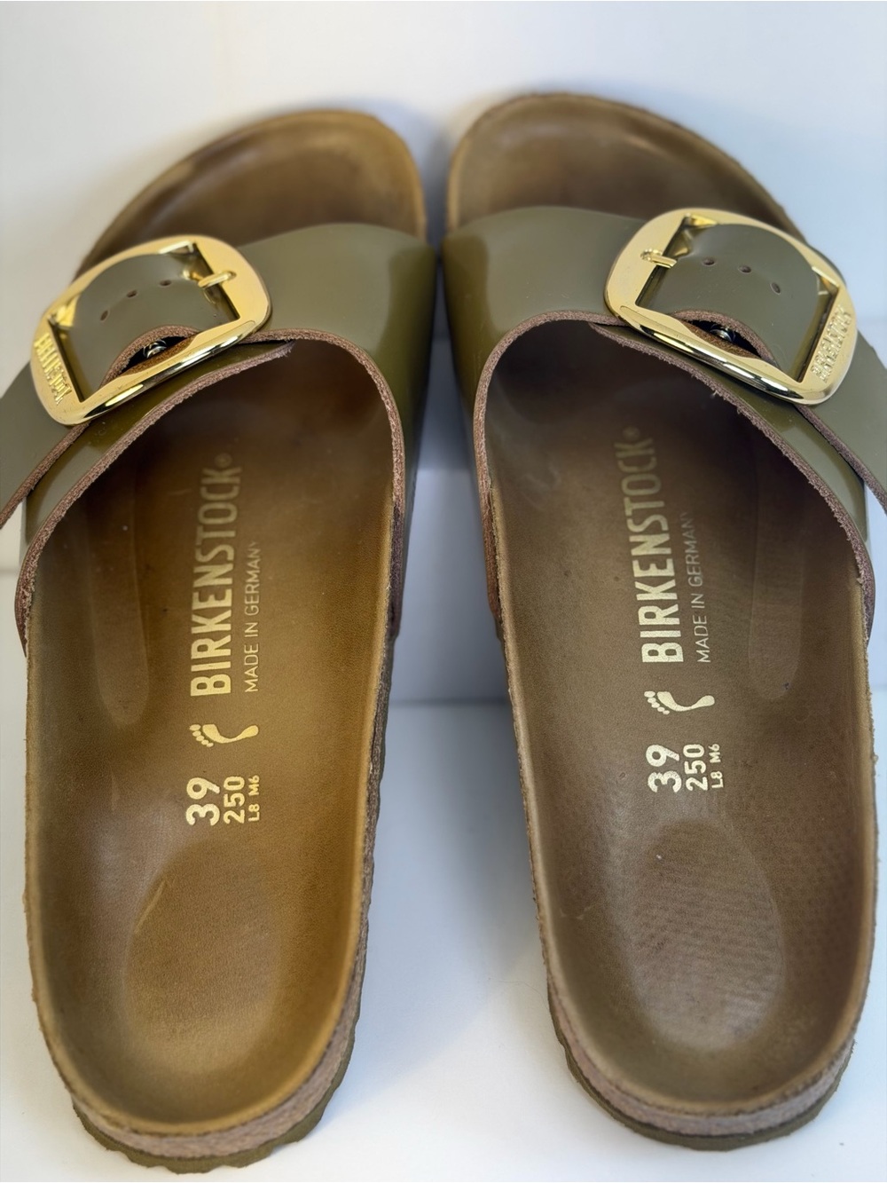 Birkenstock women’s Madrid Big Buckle Sandle patent leather Green - Picture 7 of 7